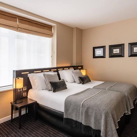 The Resident Victoria Hotel Лондон Екстериор снимка