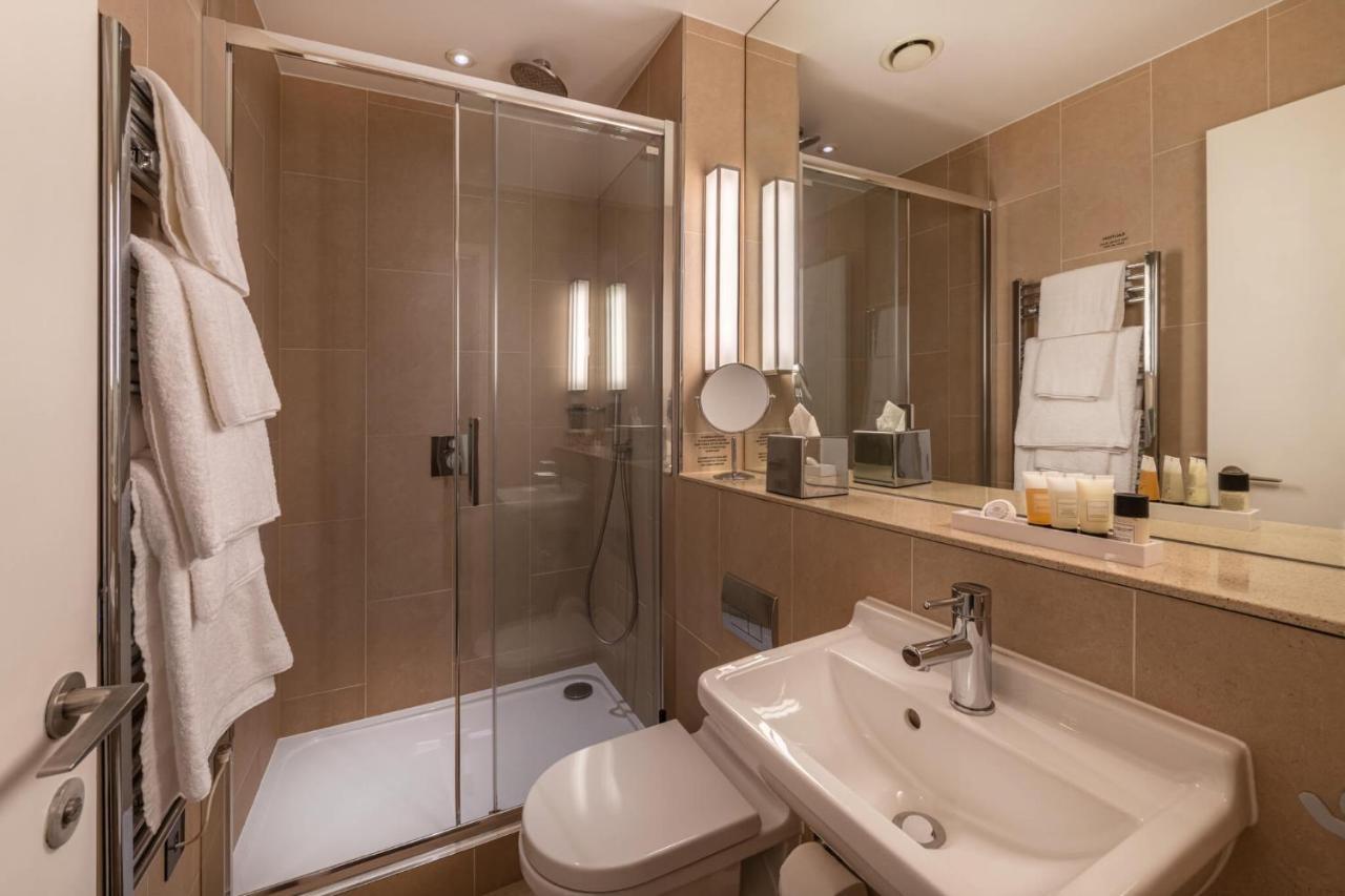 The Resident Victoria Hotel Лондон Екстериор снимка