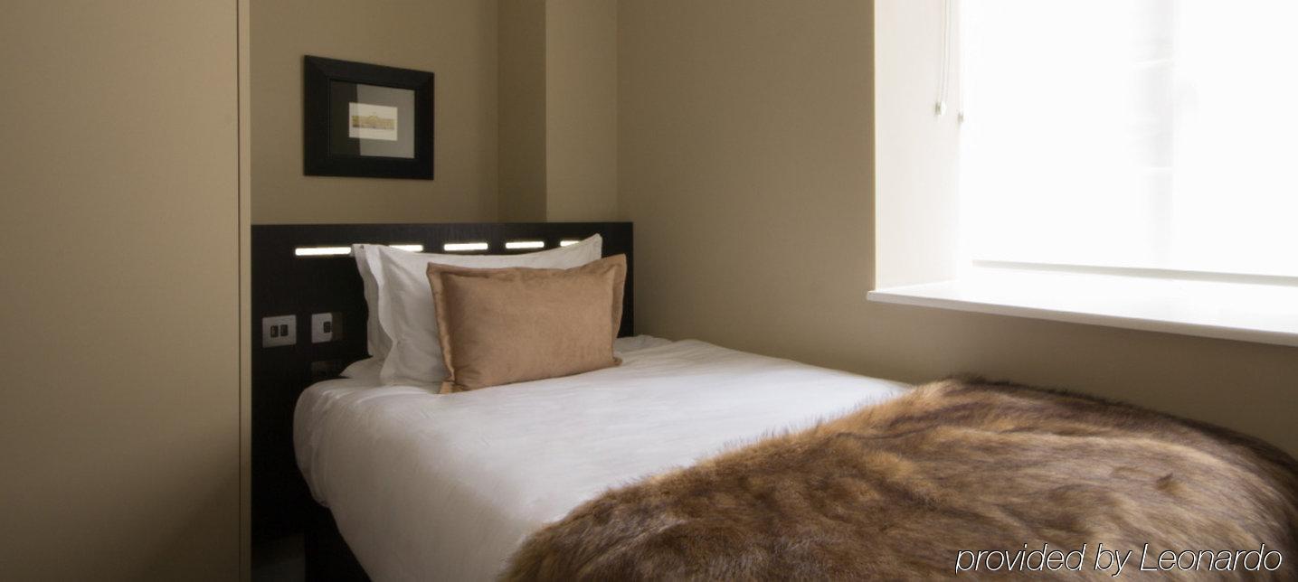 The Resident Victoria Hotel Лондон Екстериор снимка