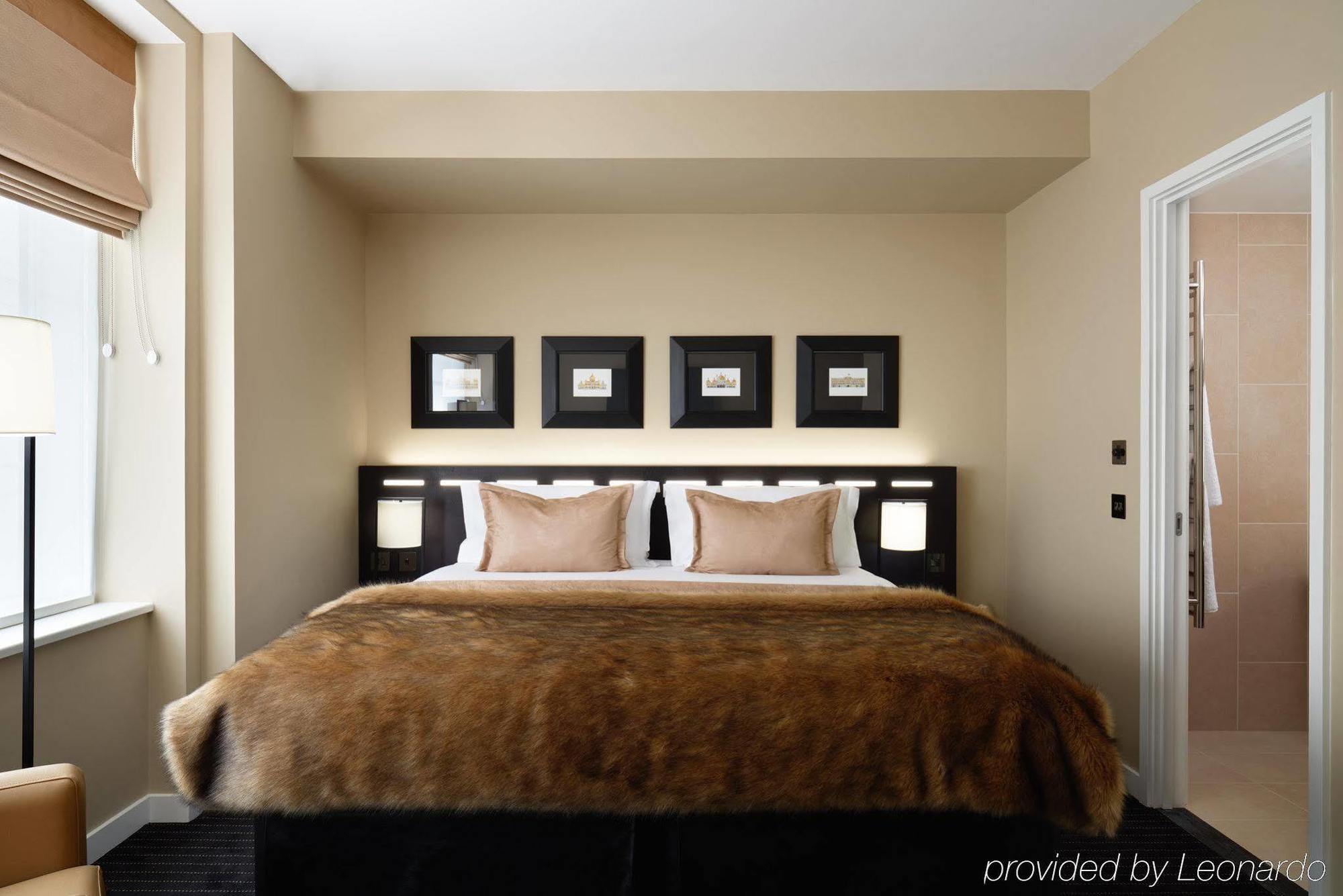 The Resident Victoria Hotel Лондон Екстериор снимка